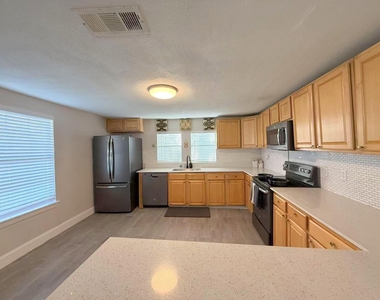 2925 Janet Drive - Photo Thumbnail 9