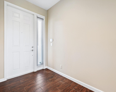 159 Tresana Boulevard - Photo Thumbnail 6