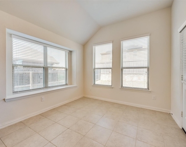 828 Sky Top Drive - Photo Thumbnail 9