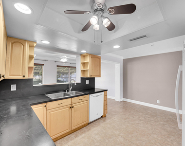 7255 Nw 8th Court - Photo Thumbnail 7