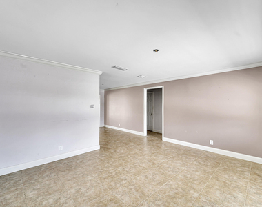 7255 Nw 8th Court - Photo Thumbnail 3