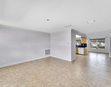 7255 Nw 8th Court - Photo Thumbnail 4