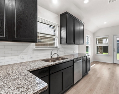 2540 Pettus Drive - Photo Thumbnail 8