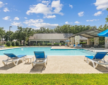 2540 Pettus Drive - Photo Thumbnail 14