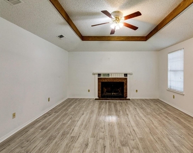 902 Wayne Avenue - Photo Thumbnail 5