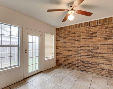 902 Wayne Avenue - Photo Thumbnail 24