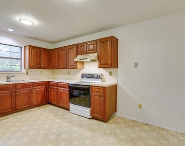 902 Wayne Avenue - Photo Thumbnail 10
