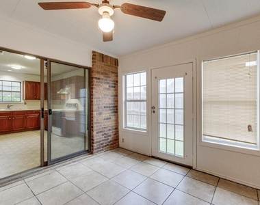 902 Wayne Avenue - Photo Thumbnail 25