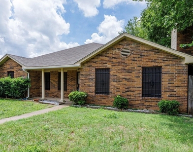 902 Wayne Avenue - Photo Thumbnail 2