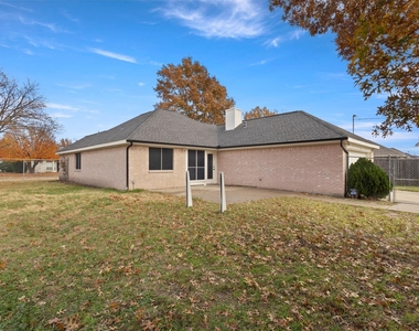 1308 London Drive - Photo Thumbnail 20