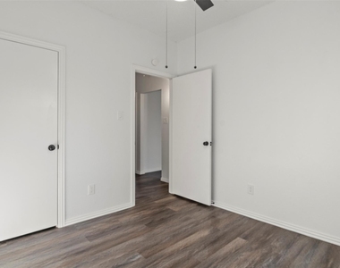 1308 London Drive - Photo Thumbnail 13