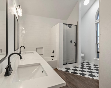 1308 London Drive - Photo Thumbnail 10