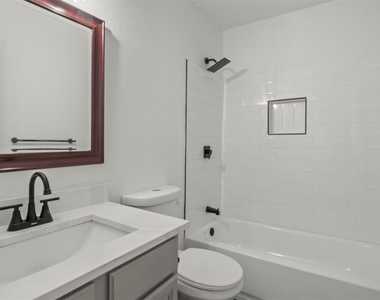 1308 London Drive - Photo Thumbnail 14