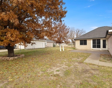 1308 London Drive - Photo Thumbnail 19