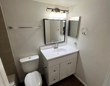 9520 Royal Lane - Photo Thumbnail 3