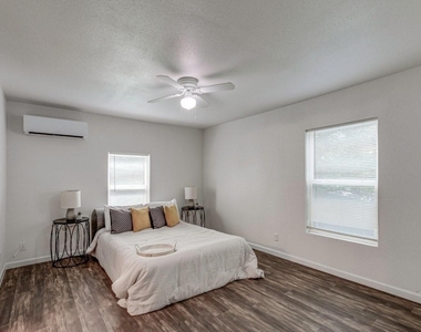 1738 Oak Hill Circle - Photo Thumbnail 13