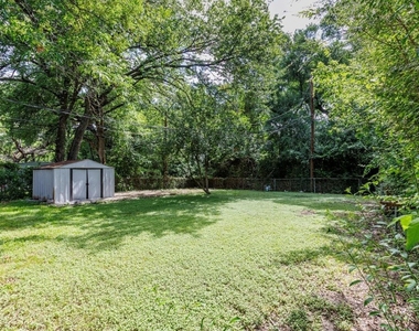 1738 Oak Hill Circle - Photo Thumbnail 22