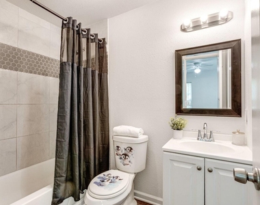 1738 Oak Hill Circle - Photo Thumbnail 15