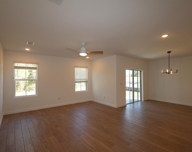 2923 Triangle Road Se - Photo Thumbnail 2