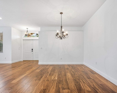 6328 Stonehurst Circle - Photo Thumbnail 8