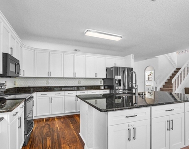 6328 Stonehurst Circle - Photo Thumbnail 15