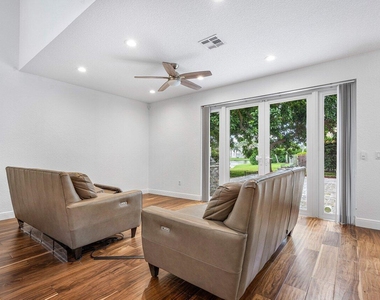 6328 Stonehurst Circle - Photo Thumbnail 10