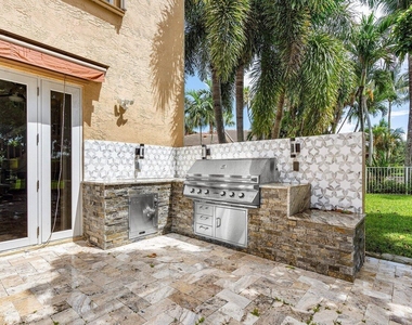 6328 Stonehurst Circle - Photo Thumbnail 31