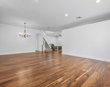 6328 Stonehurst Circle - Photo Thumbnail 5