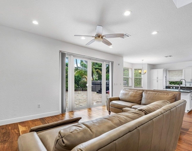 6328 Stonehurst Circle - Photo Thumbnail 11