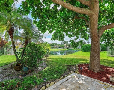 6328 Stonehurst Circle - Photo Thumbnail 33
