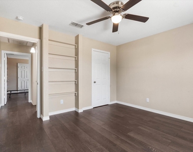 1406 Courtney Place - Photo Thumbnail 20