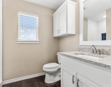 1406 Courtney Place - Photo Thumbnail 17