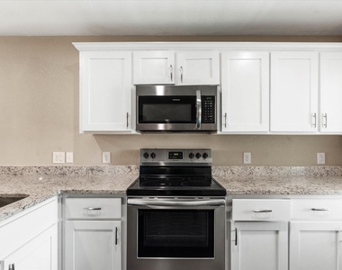 1406 Courtney Place - Photo Thumbnail 9
