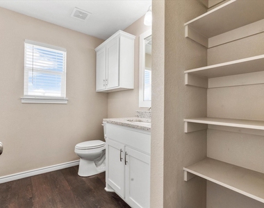 1406 Courtney Place - Photo Thumbnail 18