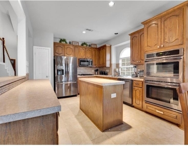 1504 Mountain Laurel Lane - Photo Thumbnail 2