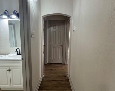 310 Avenue J - Photo Thumbnail 7