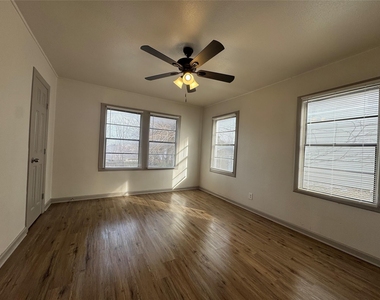 310 Avenue J - Photo Thumbnail 9