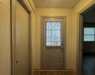 310 Avenue J - Photo Thumbnail 11