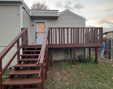 310 Avenue J - Photo Thumbnail 2