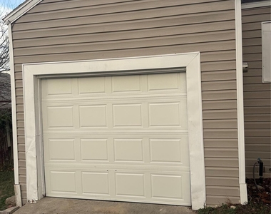 310 Avenue J - Photo Thumbnail 12