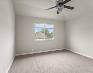 801 Oriel Circle - Photo Thumbnail 20