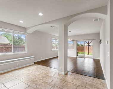 801 Oriel Circle - Photo Thumbnail 6