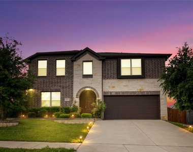 801 Oriel Circle - Photo Thumbnail 2