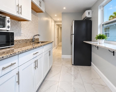 115 Walker Avenue - Photo Thumbnail 2
