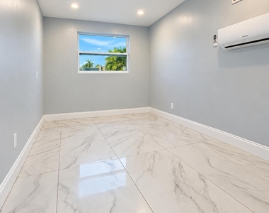 115 Walker Avenue - Photo Thumbnail 6