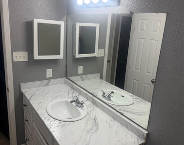5334 Flamingo Road - Photo Thumbnail 5