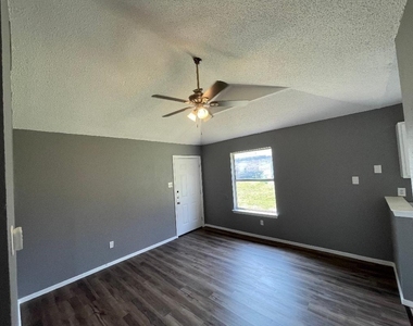 5334 Flamingo Road - Photo Thumbnail 3