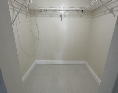 8000 Fairview Drive - Photo Thumbnail 8