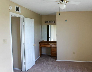 803 S Wickham Street - Photo Thumbnail 3
