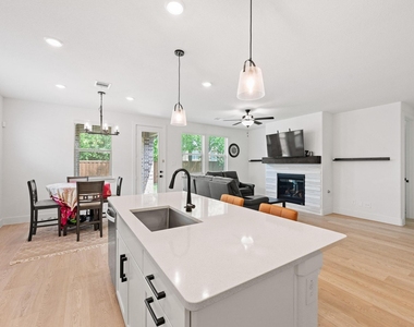2848 Acadia Drive - Photo Thumbnail 9